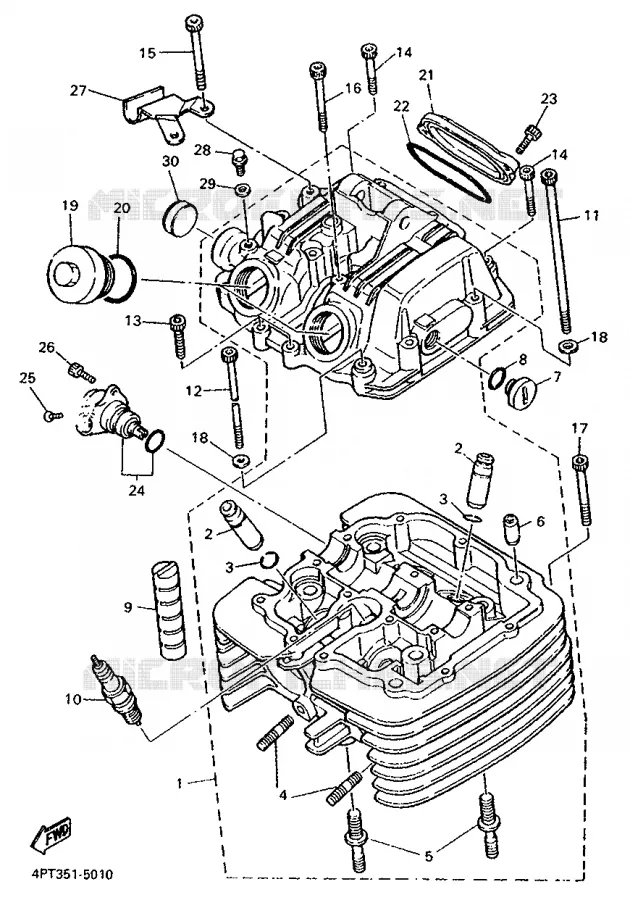 CYLINDER HEAD  Yamaha MOTO 600 1997 XTE  XT600E